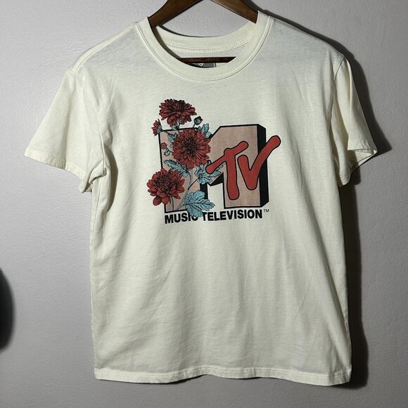 MTV Graphic T-Shirt with Flowers - Picture 1 of 5